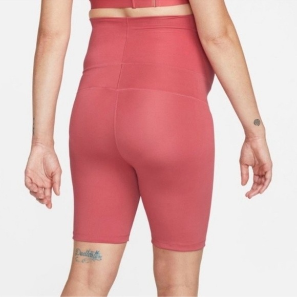 Nike Pink Maternity Activewear Shorts - Picture 2 of 4